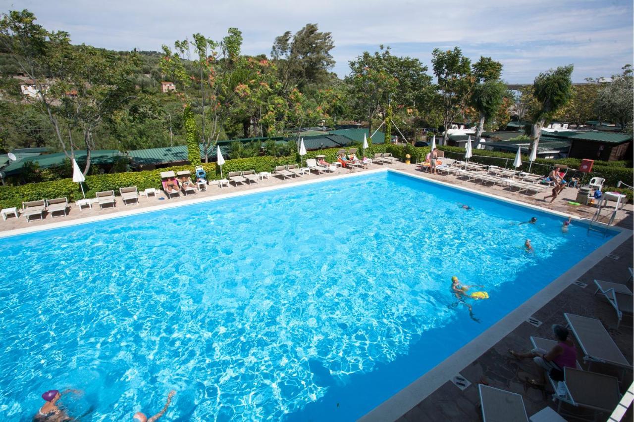 Il Frantoio Camping San Bartolomeo Al Mare Eksteriør billede