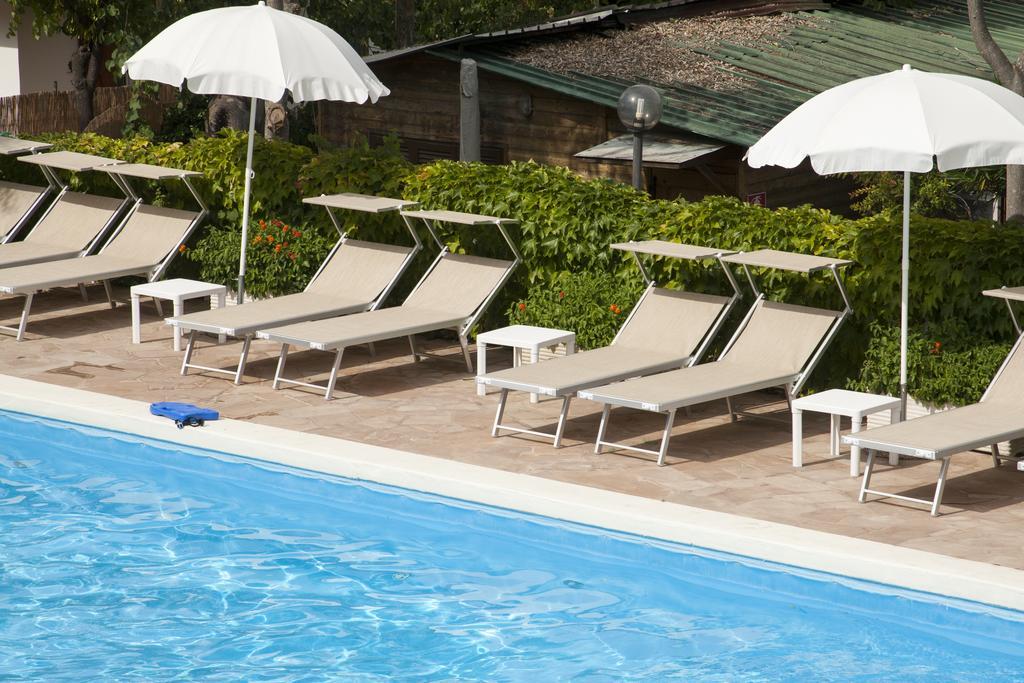 Il Frantoio Camping San Bartolomeo Al Mare Eksteriør billede